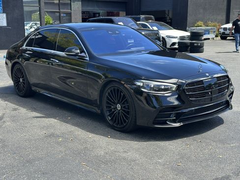 Used 2022 Mercedes-Benz S 500 4MATIC w/ AMG Line Package image 7