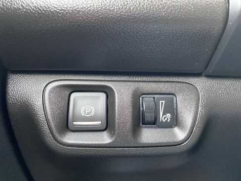 Used 2021 GMC Acadia SLT w/ LPO, Floor Liner Package image 23