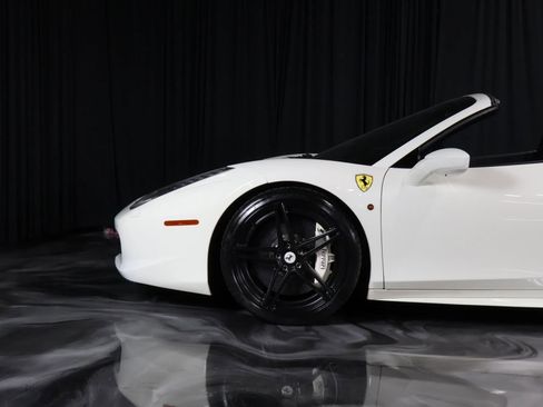 Used 2012 Ferrari 458 Spider RWD image 8