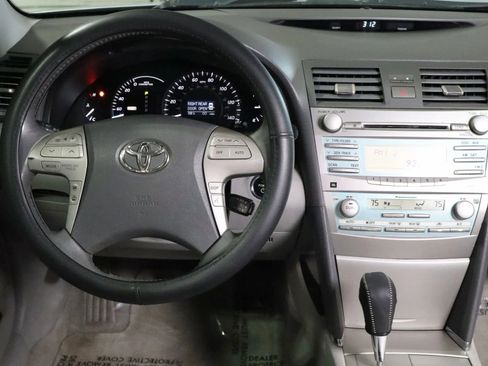 Used 2009 Toyota Camry Hybrid Sedan 4D image 18