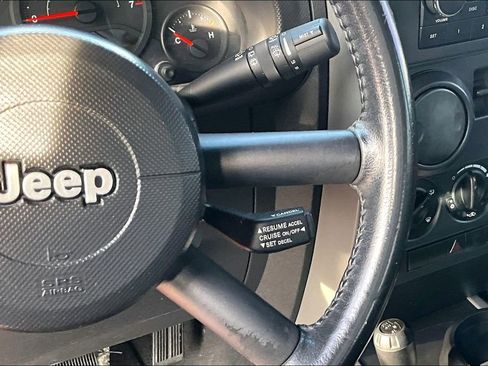 Used 2007 Jeep Wrangler X image 19