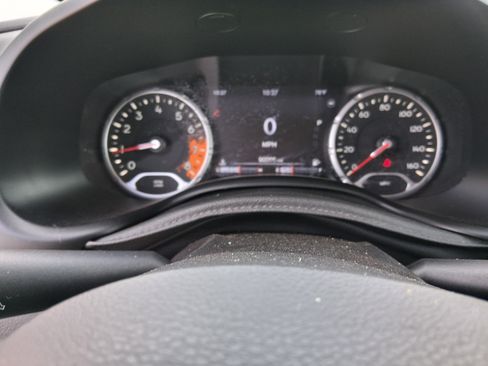Used 2015 Jeep Renegade Trailhawk AWD/4WD image 18