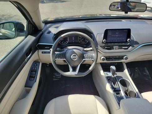 Used 2022 Nissan Altima 2.5 SV AWD/4WD image 10