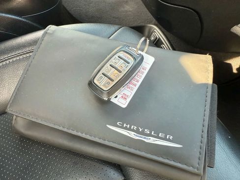 Used 2018 Chrysler Pacifica Touring-L w/ Premium Audio Group image 52