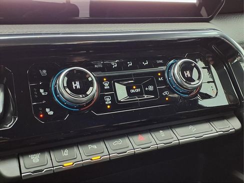 Used 2025 GMC Sierra 2500 Denali w/ Denali Reserve Package image 7