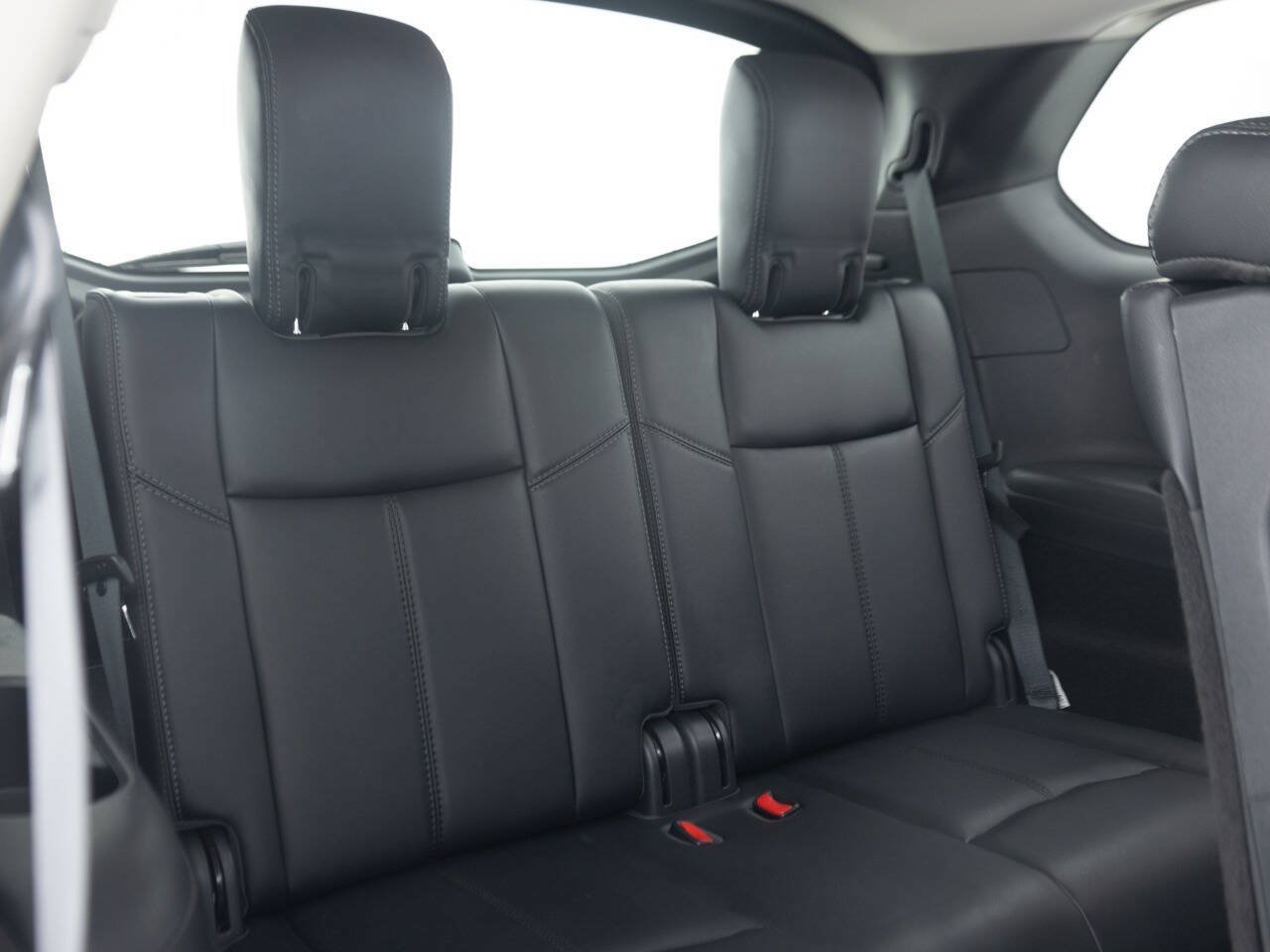Used 2019 Nissan Pathfinder SL AWD/4WD image 32