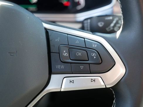 Certified 2025 Volkswagen Taos SEL image 26