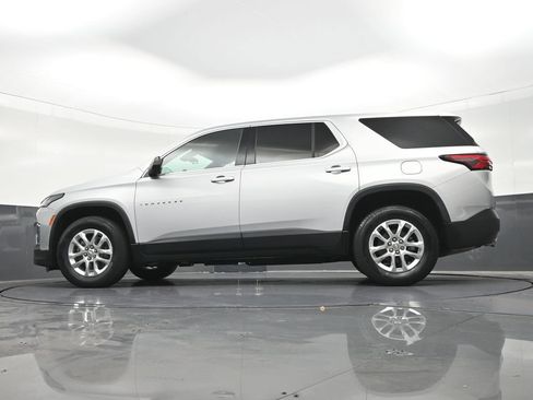 Used 2022 Chevrolet Traverse LS FWD image 31