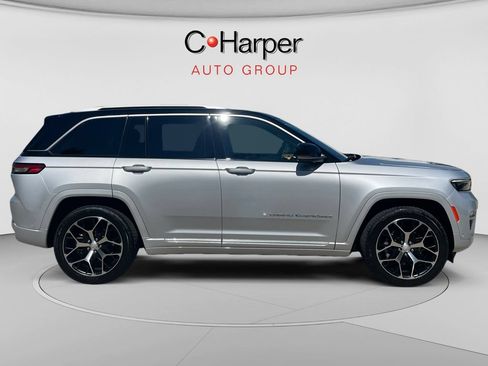 Used 2022 Jeep Grand Cherokee Summit AWD/4WD image 2
