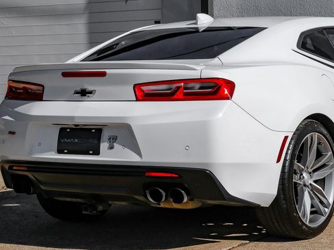 Used 2016 Chevrolet Camaro LT image 12