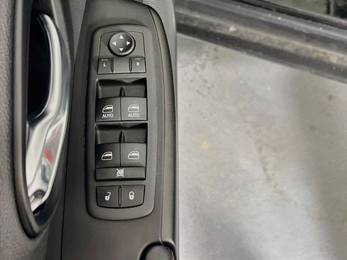 Used 2022 Jeep Cherokee Trailhawk w/ Sun, Sound & Nav Group AWD/4WD image 18
