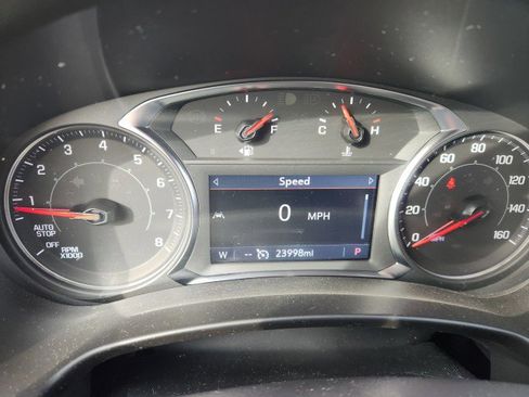 Used 2024 GMC Terrain SLT image 37