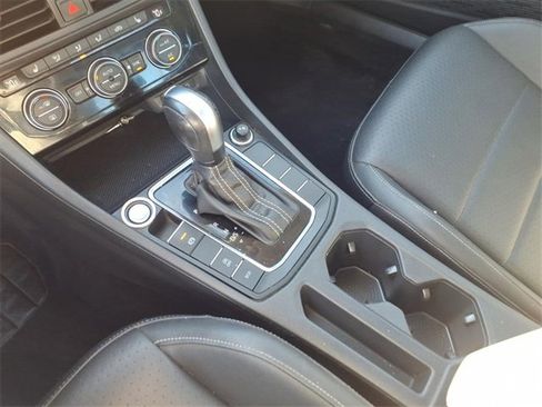 Used 2021 Volkswagen Jetta SE image 12