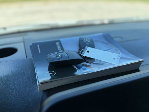 Used 2023 Mercedes-Benz Sprinter 2500 image 12