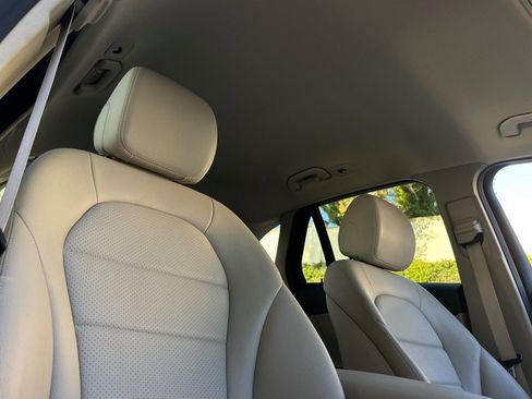 Certified 2022 Mercedes-Benz GLC 300 image 11