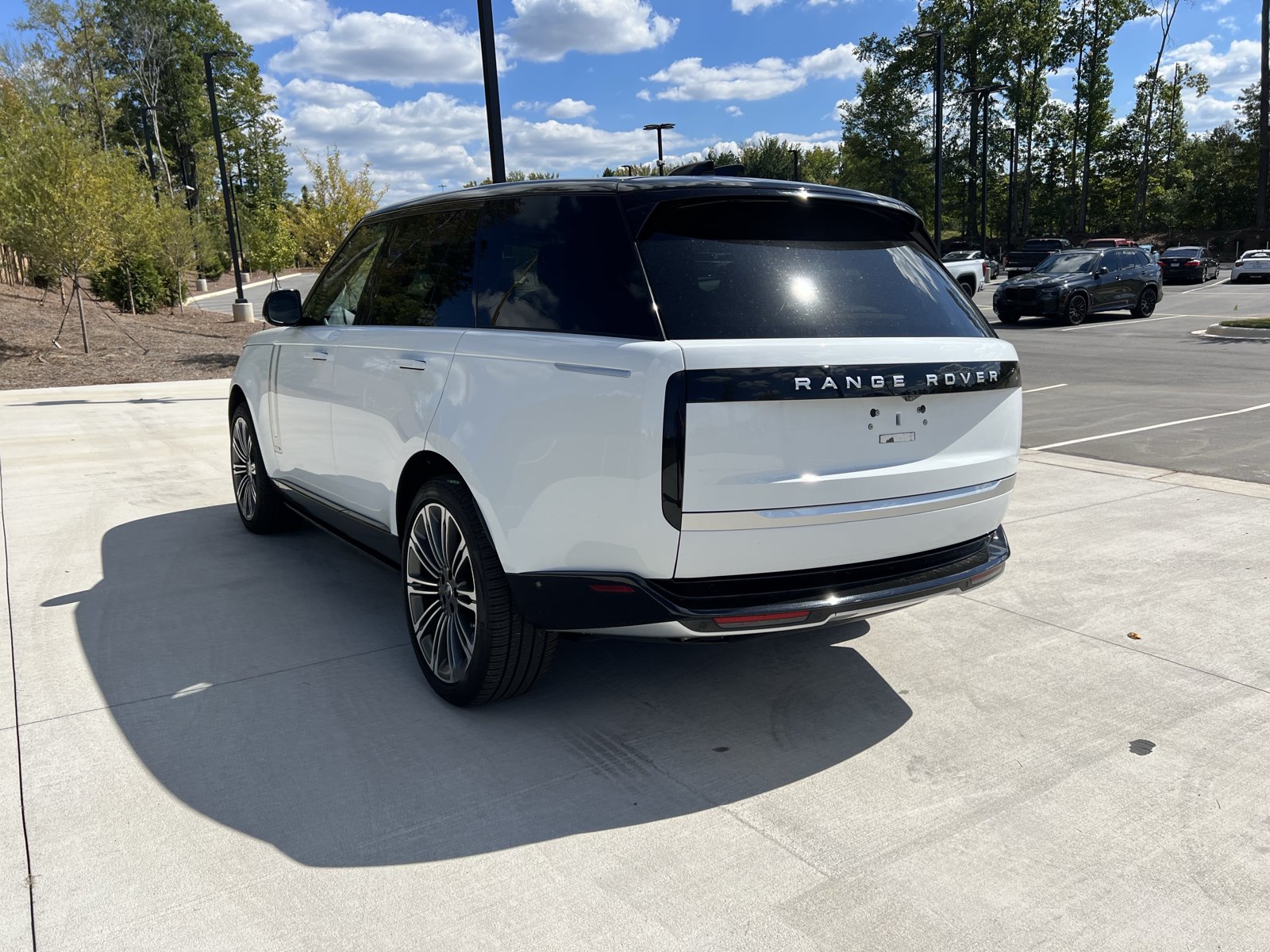 Used 2024 Land Rover Range Rover Autobiography AWD/4WD image 6