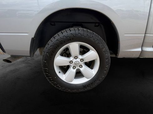 Used 2023 RAM 1500 Classic SLT AWD/4WD image 12