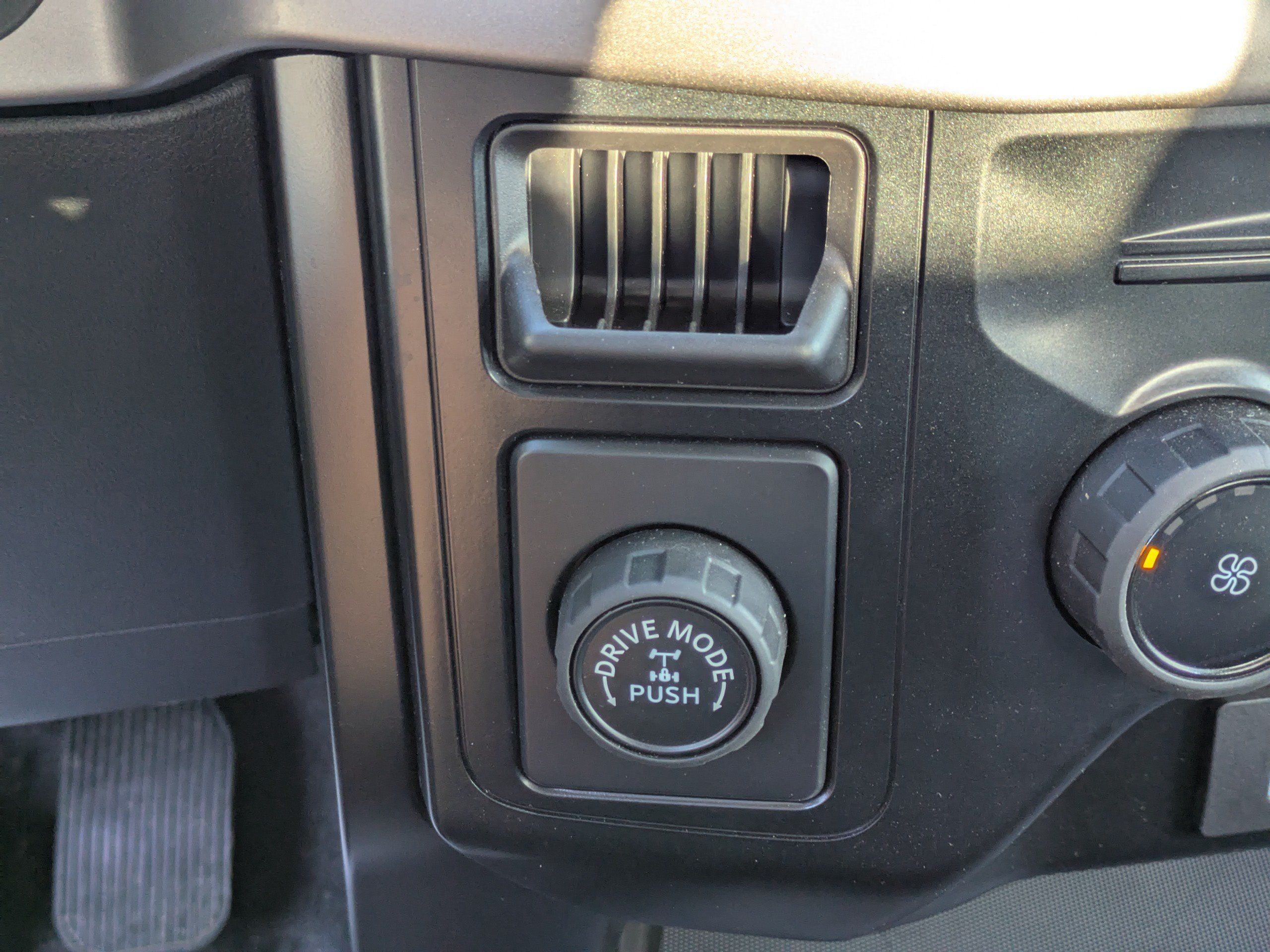 Used 2024 Ford F150 XL RWD image 25