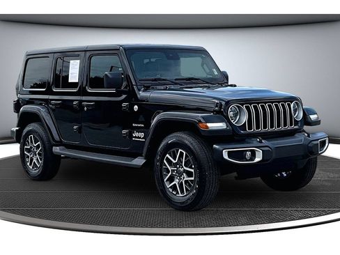 Certified 2024 Jeep Wrangler Unlimited Sahara AWD/4WD image 13