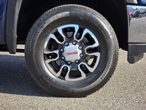 Used 2023 GMC Sierra 2500 SLE w/ SLE Convenience Package image 9