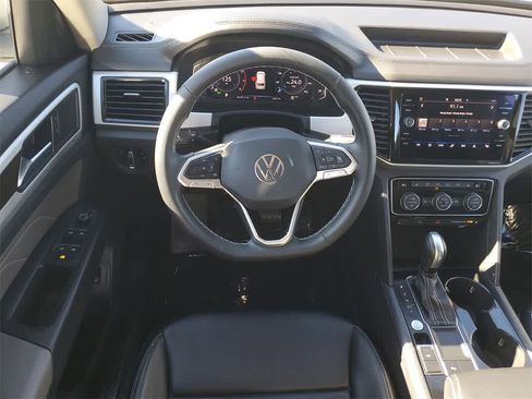 Used 2022 Volkswagen Atlas SE w/ Black Wheel Package image 14
