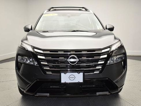 Certified 2026 Nissan Rogue Platinum w/ Platinum Premium Package AWD/4WD image 2