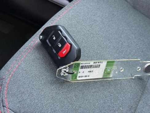 Used 2024 Jeep Wrangler Unlimited Rubicon AWD/4WD image 38