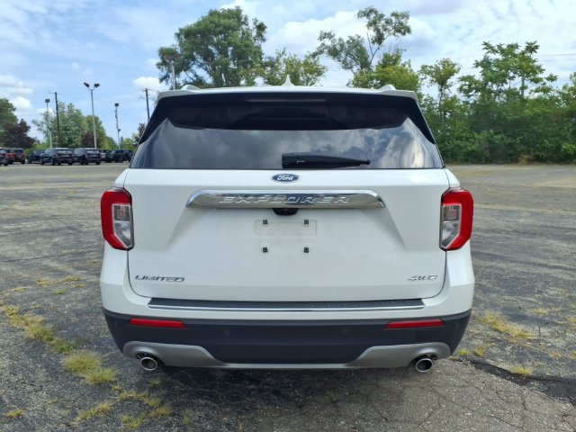 Used 2023 Ford Explorer Limited w/ Equipment Group 301A AWD/4WD image 6