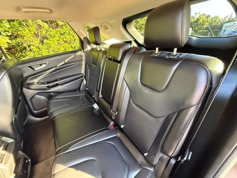Used 2019 Ford Edge Titanium AWD/4WD image 42