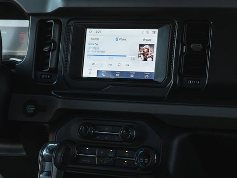 Used 2022 Ford Bronco 4-Door image 33