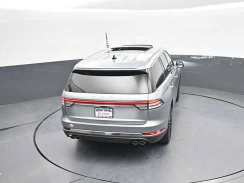 Used 2023 Lincoln Aviator AWD w/ Premium Package image 37