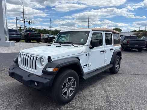 Used 2022 Jeep Wrangler Unlimited Sport AWD/4WD image 2