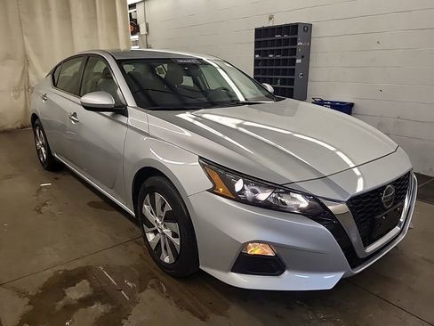 Used 2022 Nissan Altima 2.5 S image 3