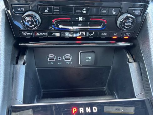 Used 2025 Jeep Grand Cherokee Limited w/ Black Appearance Package AWD/4WD image 27