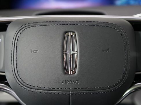 New 2026 Lincoln Nautilus Reserve AWD/4WD image 33