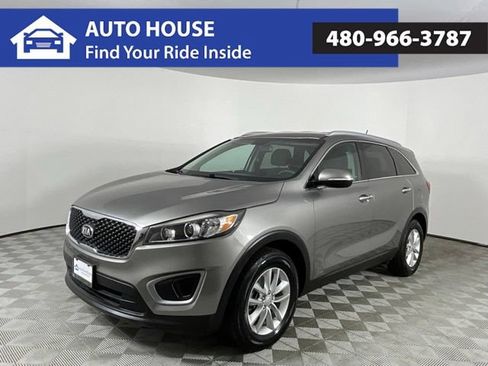 Used 2017 Kia Sorento AWD image 1