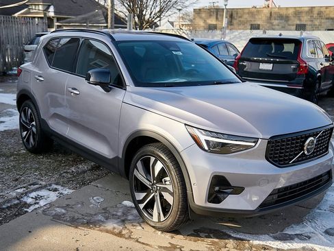 New 2026 Volvo XC40 B5 Ultra w/ Protection Package Premier image 4