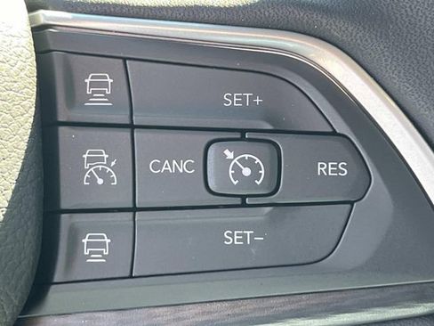 New 2025 Jeep Grand Cherokee Laredo X w/ Luxury Tech Group I image 28