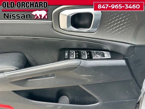 Used 2023 Kia Sorento SX AWD/4WD image 9