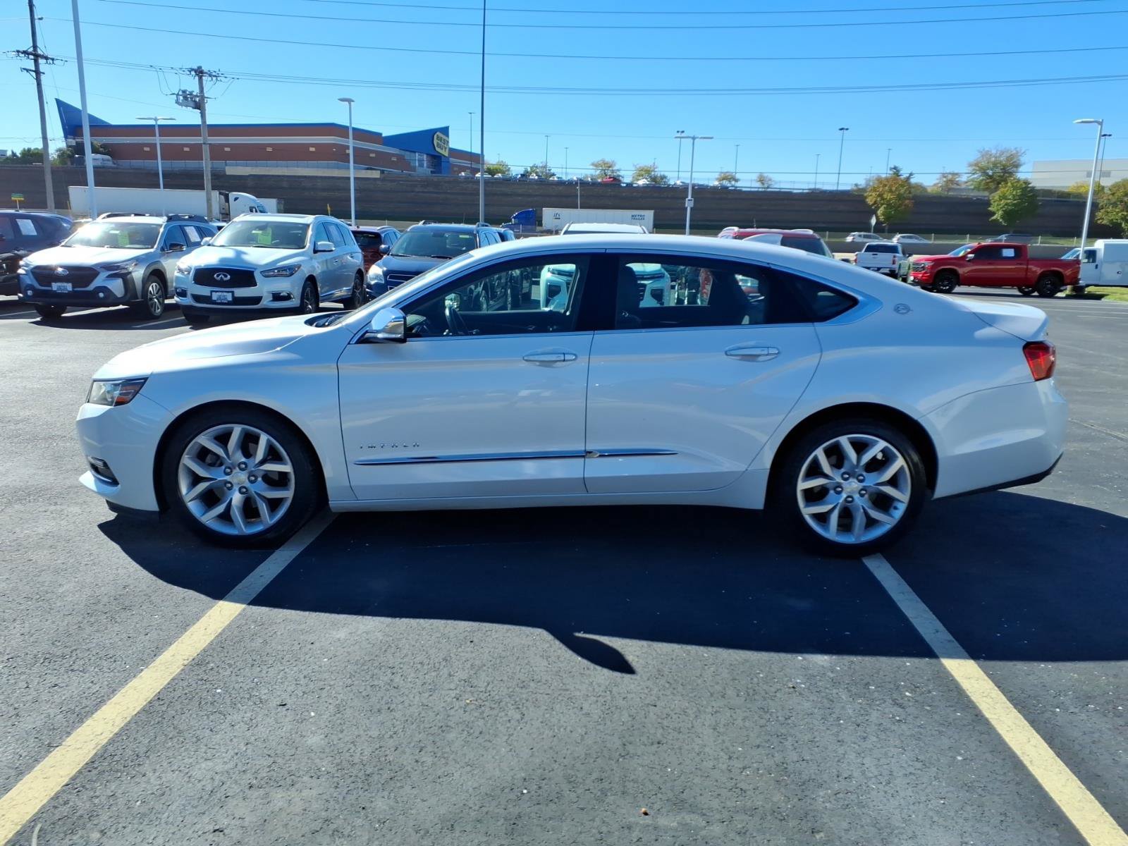 Used 2017 Chevrolet Impala Premier w/ Enhanced Convenience Package FWD image 4