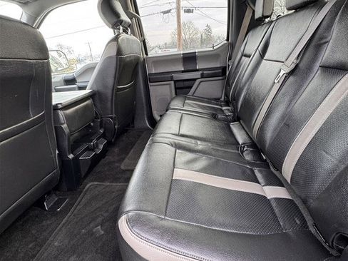 Used 2015 Ford F150 XLT image 11