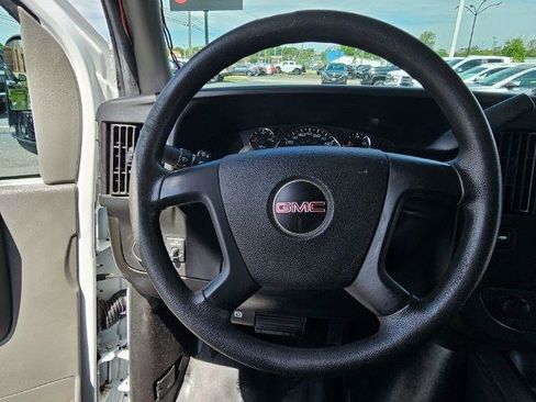 Used 2014 GMC Savana 2500 RWD image 9