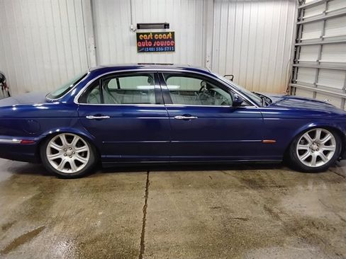 Used 2004 Jaguar XJ8 RWD image 2