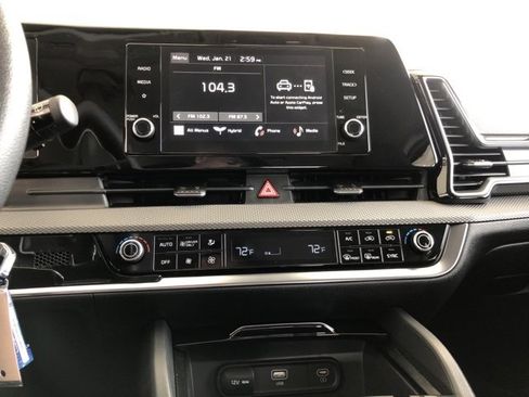 Used 2024 Kia Sportage LX image 27