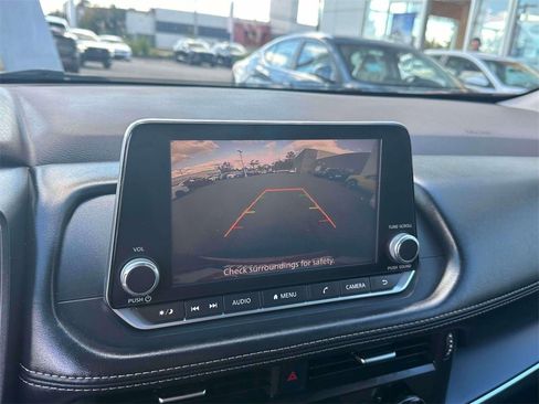 Certified 2021 Nissan Rogue S image 27