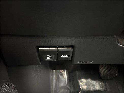 Used 2024 Nissan Kicks SV image 27