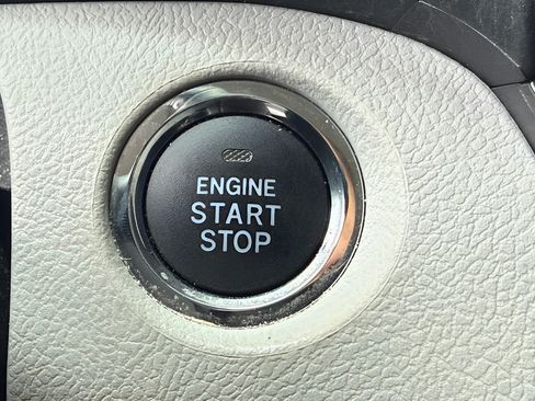 Used 2020 Toyota Sienna XLE w/ XLE Navigation Package FWD image 27