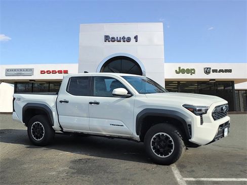Used 2024 Toyota Tacoma TRD Sport image 5