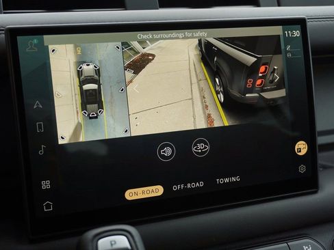 Used 2025 Land Rover Defender 110 X-Dynamic SE AWD/4WD image 29