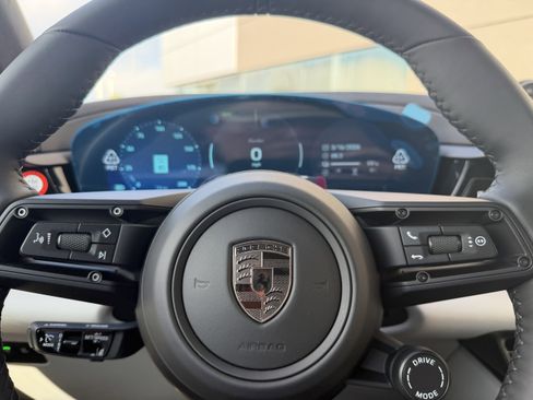 New 2026 Porsche Macan Turbo Electric image 38